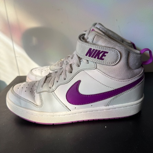 Nike Court Borough Mid 2 Sneakers Shoes Youth Size 5.5Y CD7782-009 White Purple - Picture 4 of 9